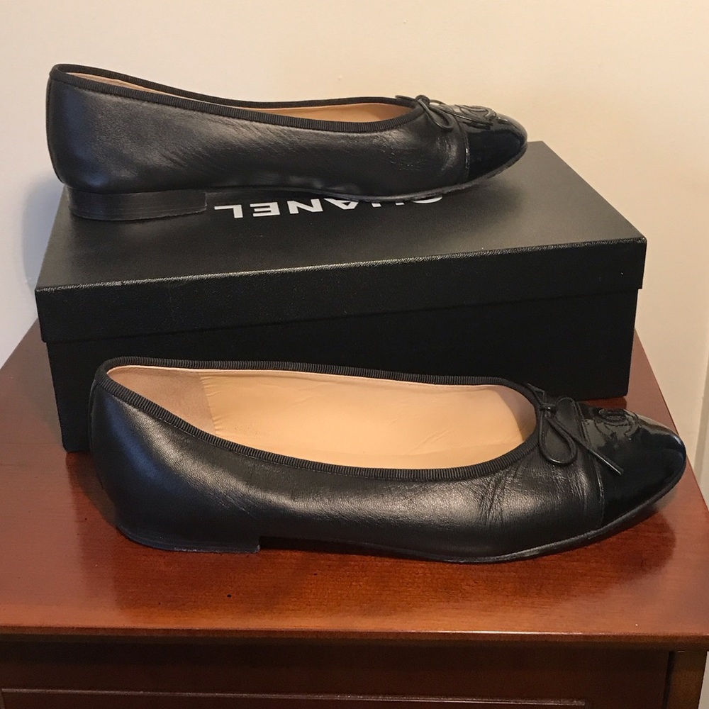Chanel Black Leather w patent leather toe Ballet Flats size 38 EUC - Picture 6 of 13